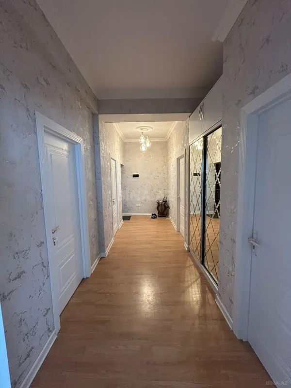 Satılır 3 otaqlı mənzil 98 m²