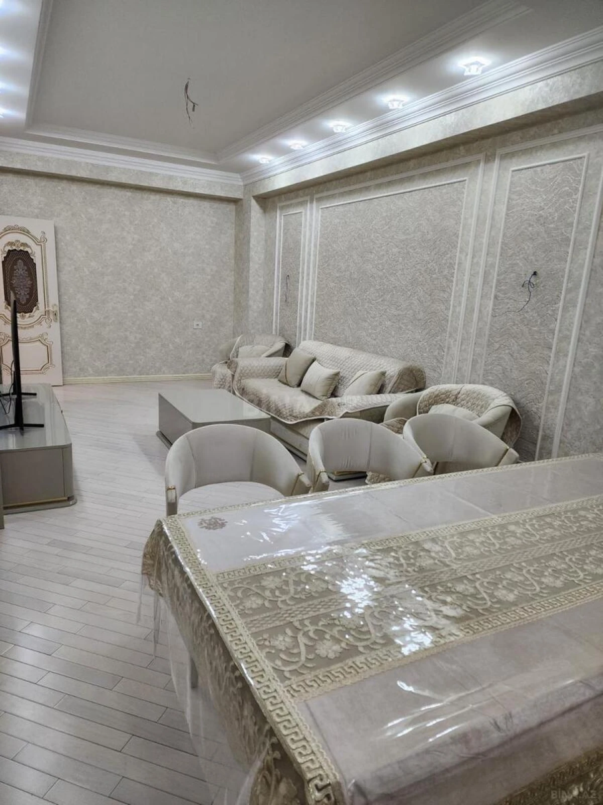 Satılır 3 otaqlı mənzil 106 m²