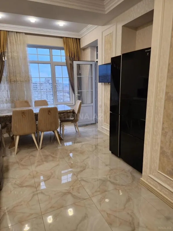 Satılır 3 otaqlı mənzil 106 m²