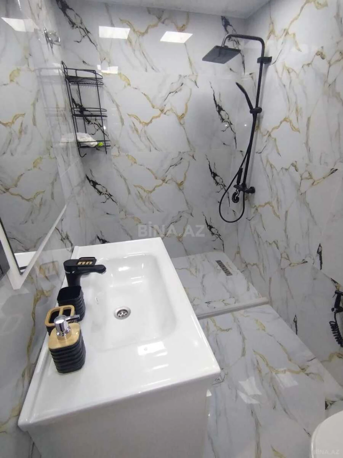 Satılır 2 otaqlı mənzil 65 m²