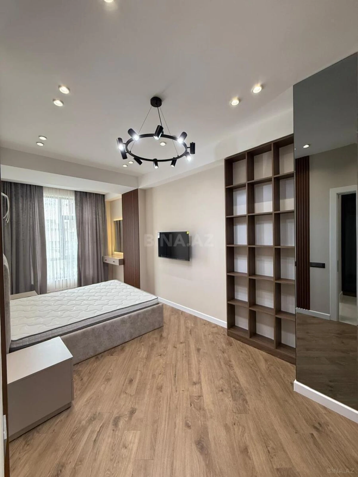 Satılır 3 otaqlı mənzil 120 m²