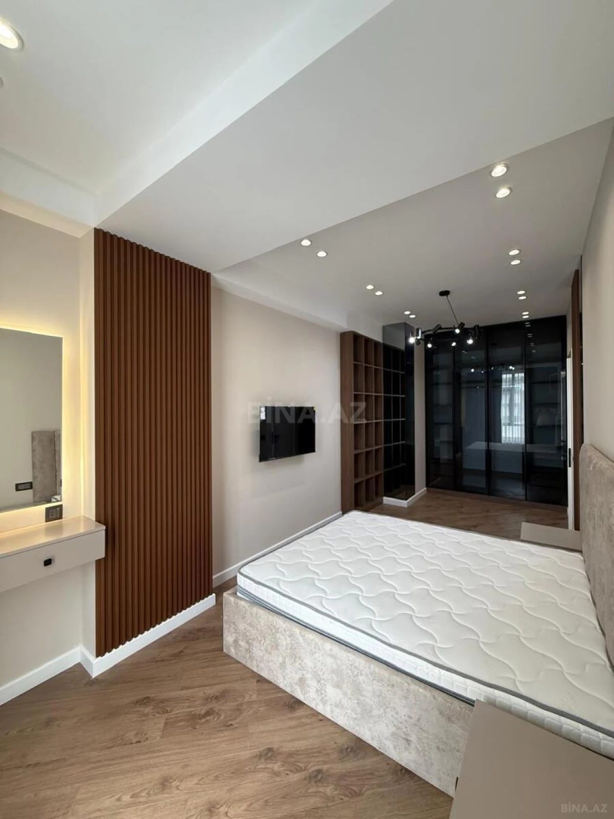 Satılır 3 otaqlı mənzil 120 m²