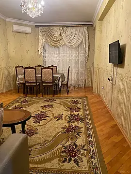 Kirayə verilir 2 otaqlı mənzil 91 m²