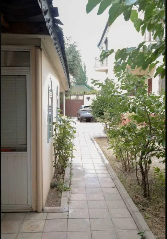 Satılır 7 otaqlı həyət evi 220 m²