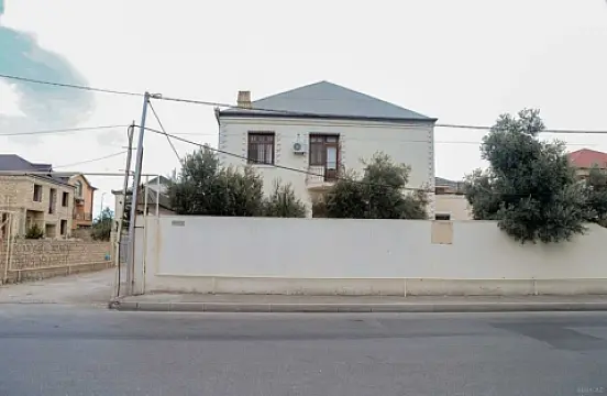 Satılır 7 otaqlı həyət evi 220 m²