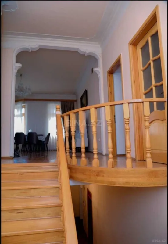 Satılır 7 otaqlı həyət evi 220 m²