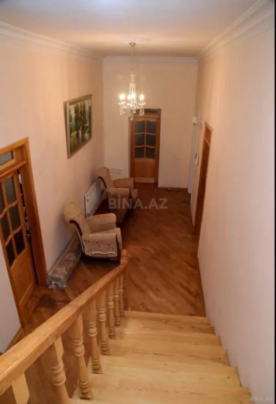 Satılır 7 otaqlı həyət evi 220 m²