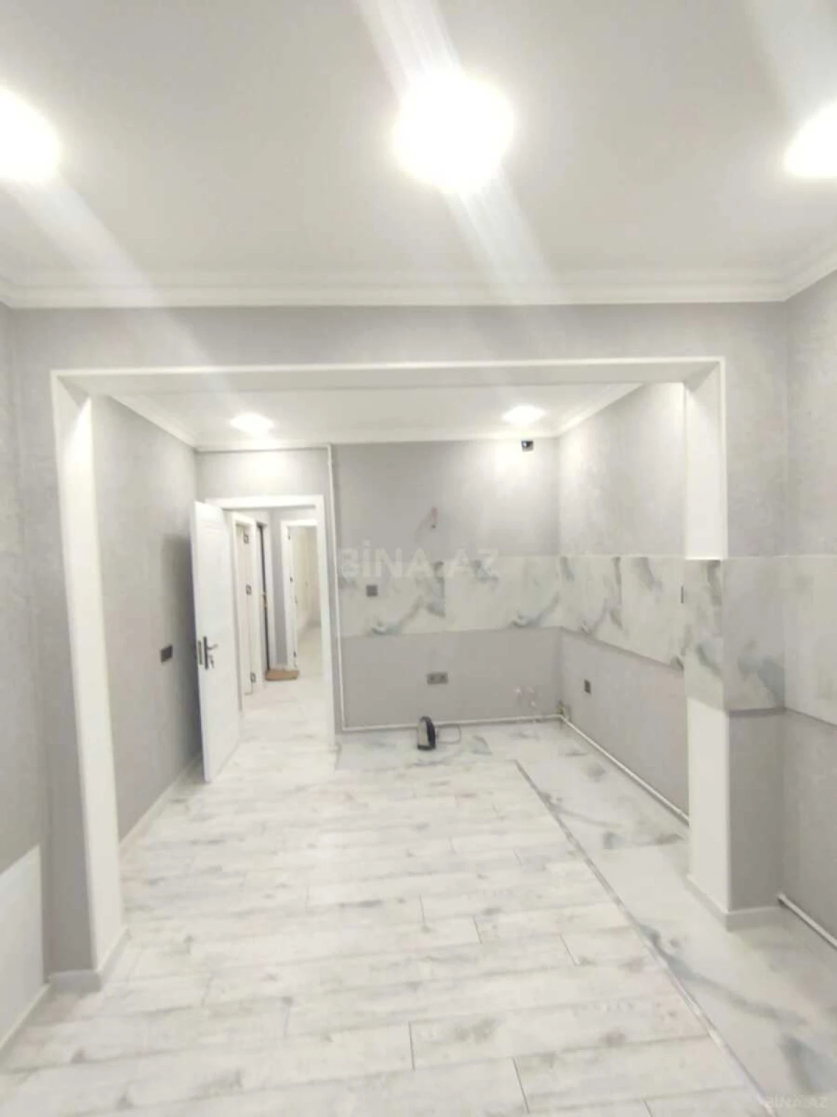 Satılır 2 otaqlı mənzil 65 m²
