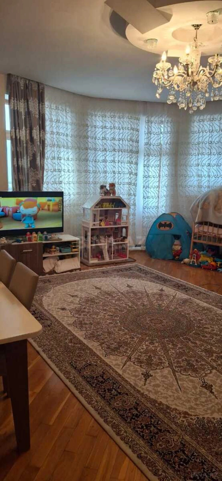 Satılır 2 otaqlı mənzil 105 m²