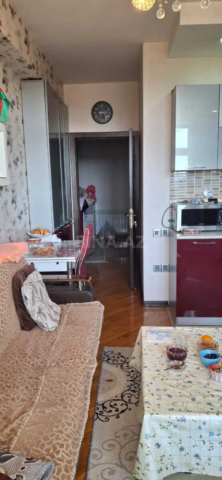 Satılır 2 otaqlı mənzil 105 m²
