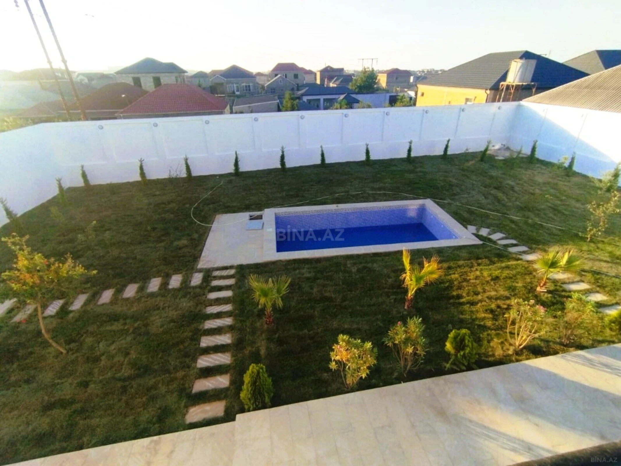 Satılır 5 otaqlı həyət evi 270 m²