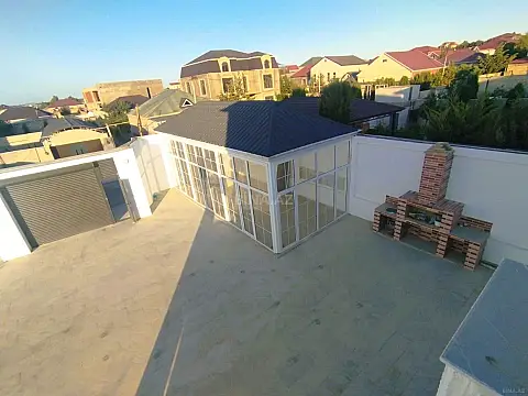 Satılır 5 otaqlı həyət evi 270 m²