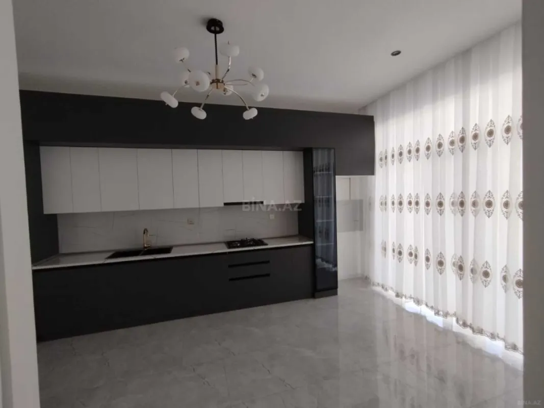 Satılır 5 otaqlı həyət evi 270 m²