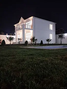 Satılır 5 otaqlı həyət evi 270 m²