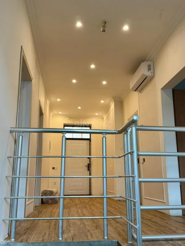 Satılır 5 otaqlı həyət evi 167 m²