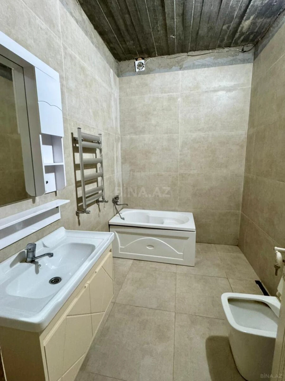 Satılır 5 otaqlı həyət evi 167 m²