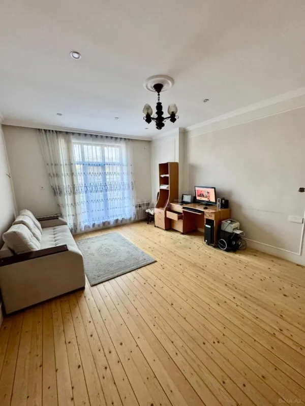 Satılır 5 otaqlı həyət evi 167 m²