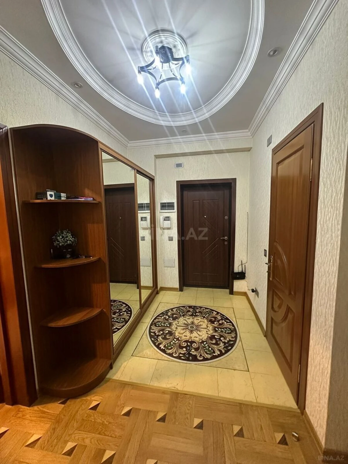 Satılır 2 otaqlı mənzil 90 m²