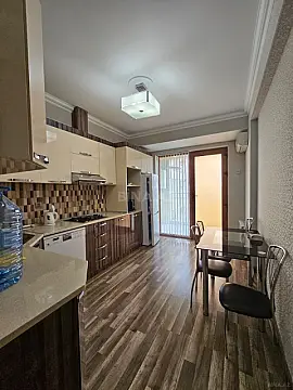 Kirayə verilir 2 otaqlı mənzil 96 m²