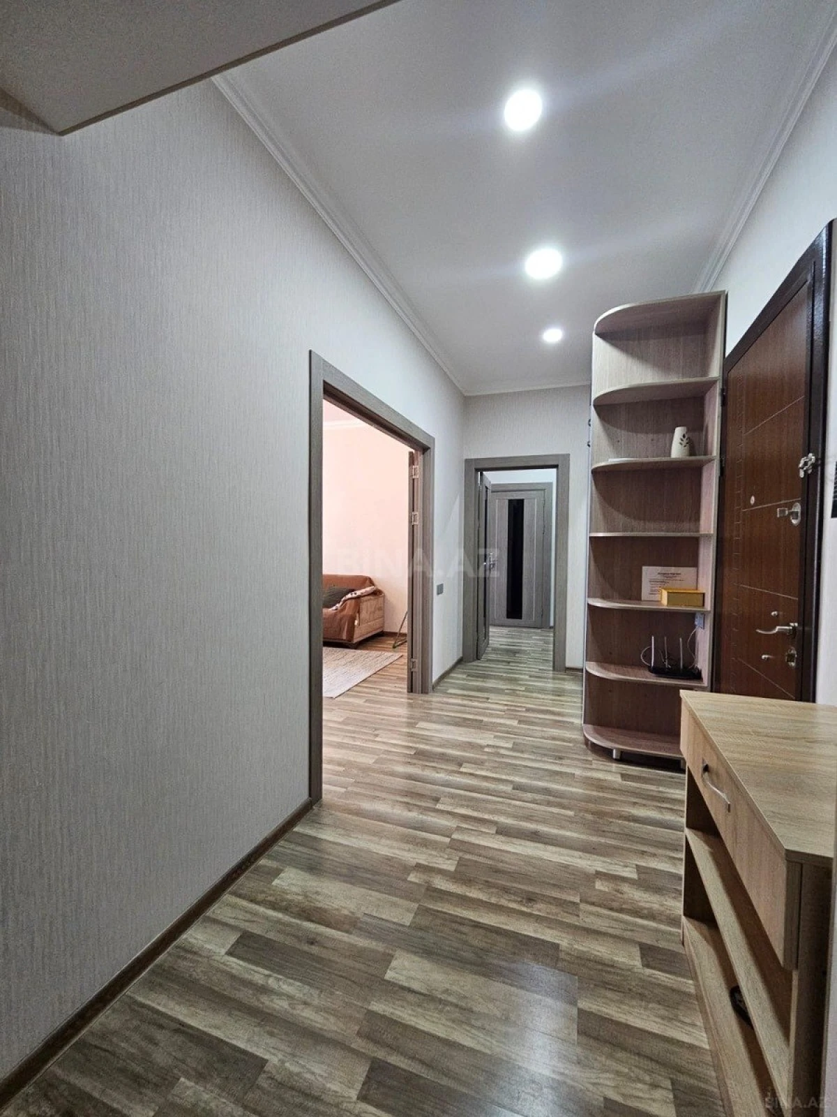 Kirayə verilir 2 otaqlı mənzil 96 m²