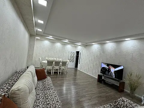 Satılır 3 otaqlı mənzil 130 m²