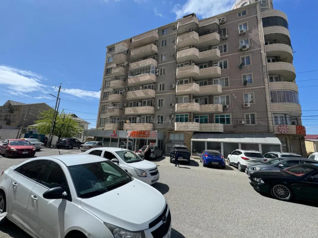 Satılır 3 otaqlı mənzil 130 m²