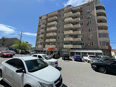 Satılır 3 otaqlı mənzil 130 m²