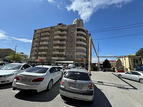 Satılır 3 otaqlı mənzil 130 m²