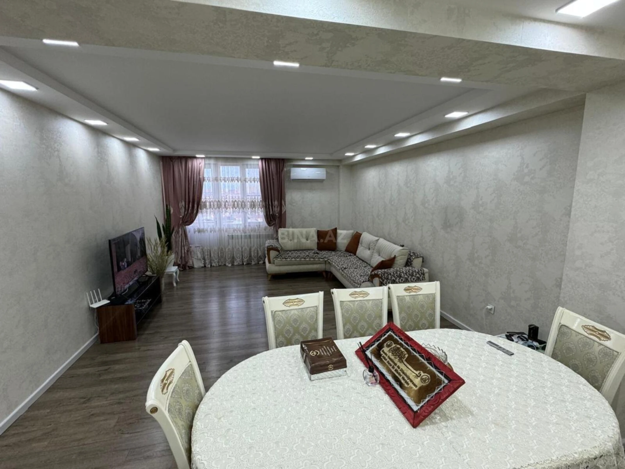 Satılır 3 otaqlı mənzil 130 m²