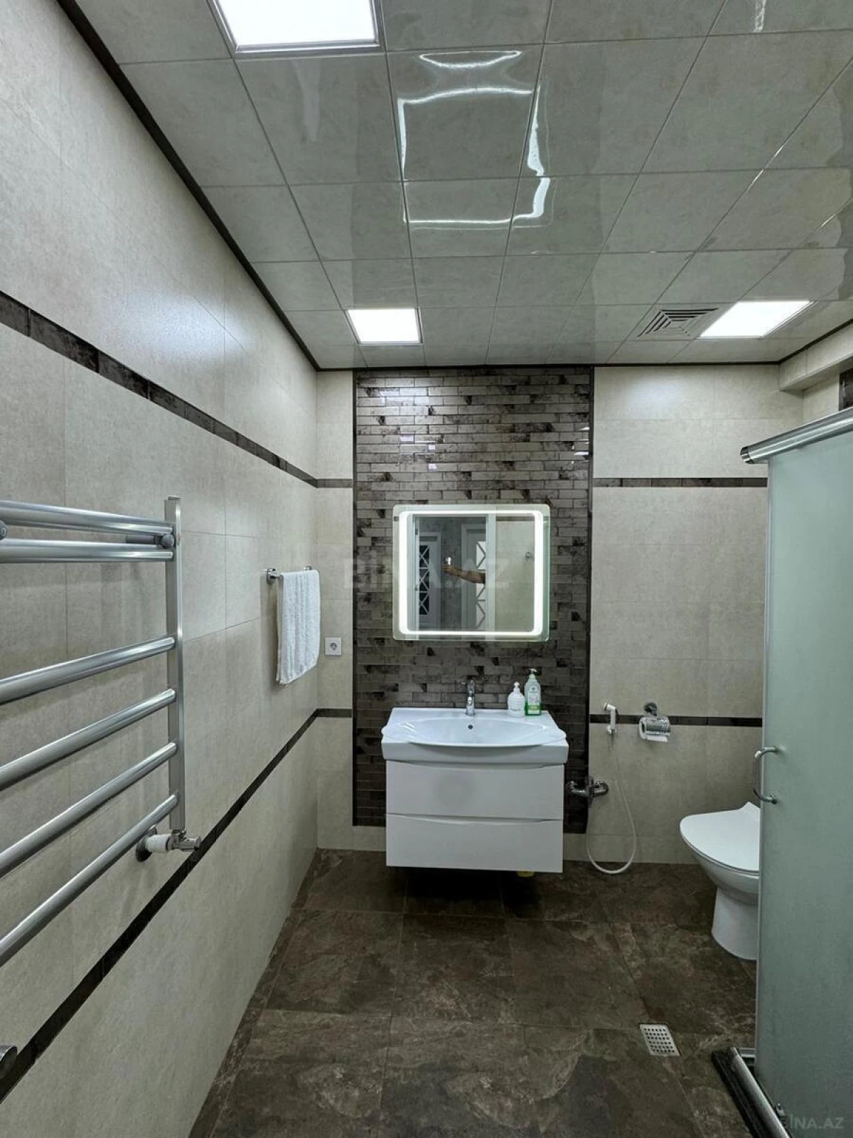 Satılır 3 otaqlı mənzil 130 m²