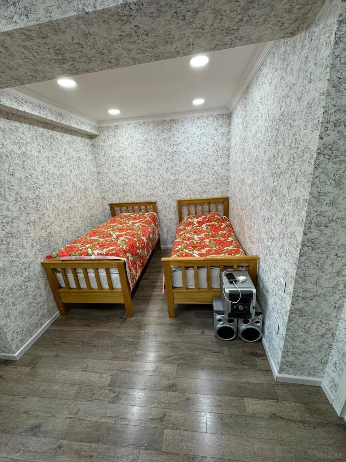 Satılır 3 otaqlı mənzil 130 m²