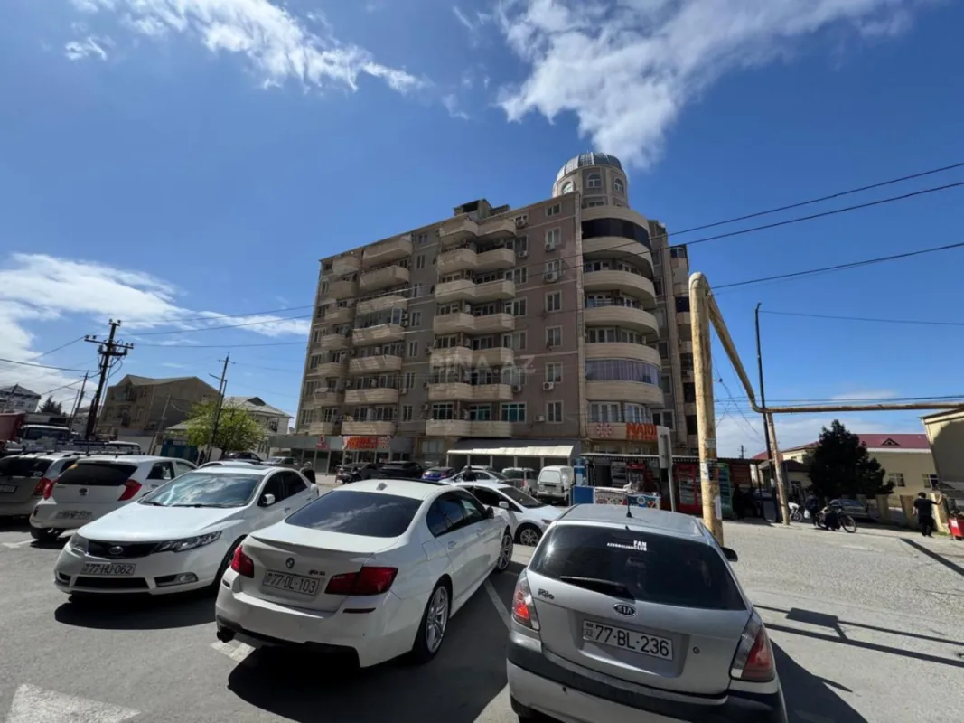 Satılır 3 otaqlı mənzil 130 m²