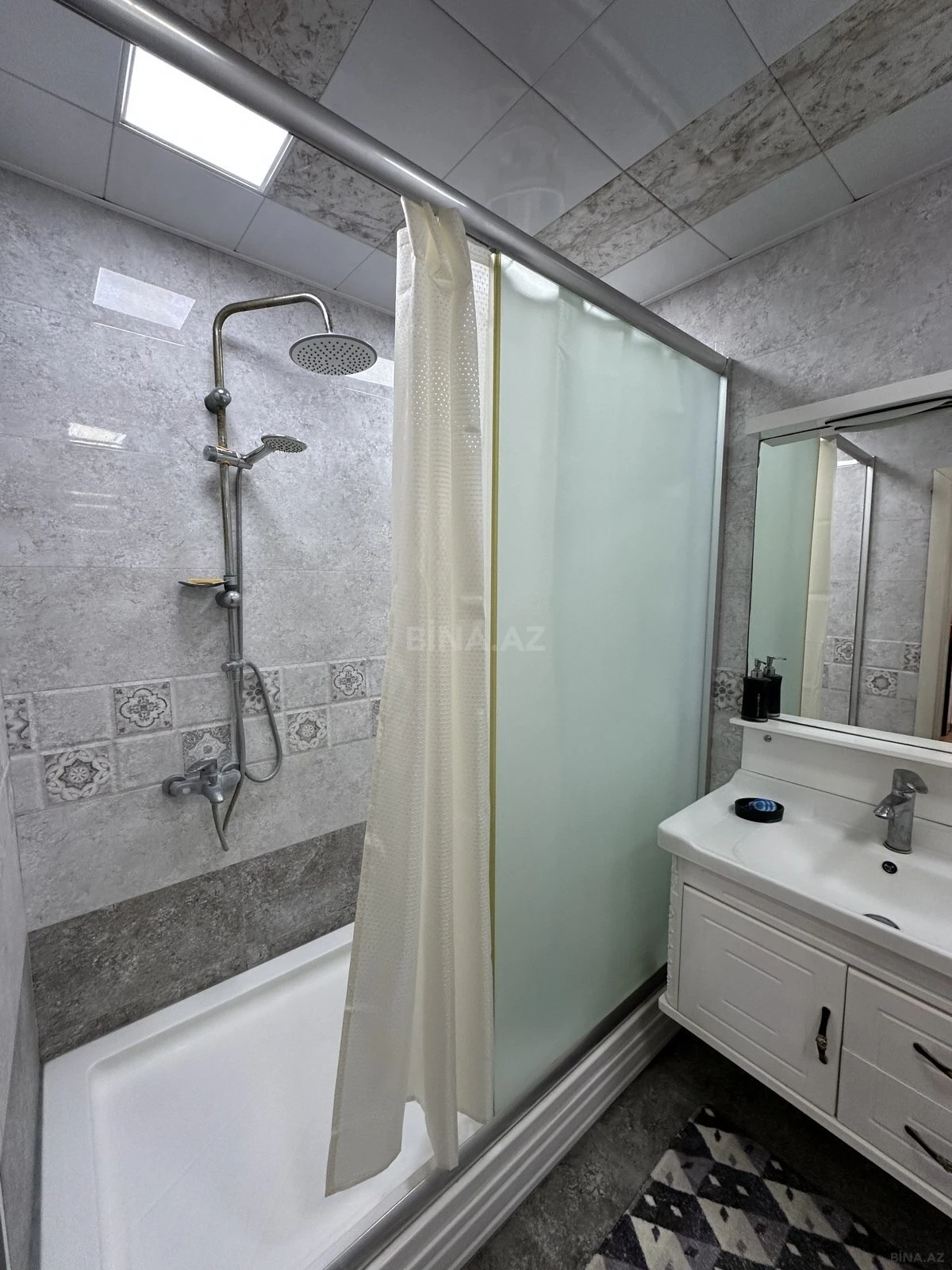 Satılır 2 otaqlı mənzil 63 m²