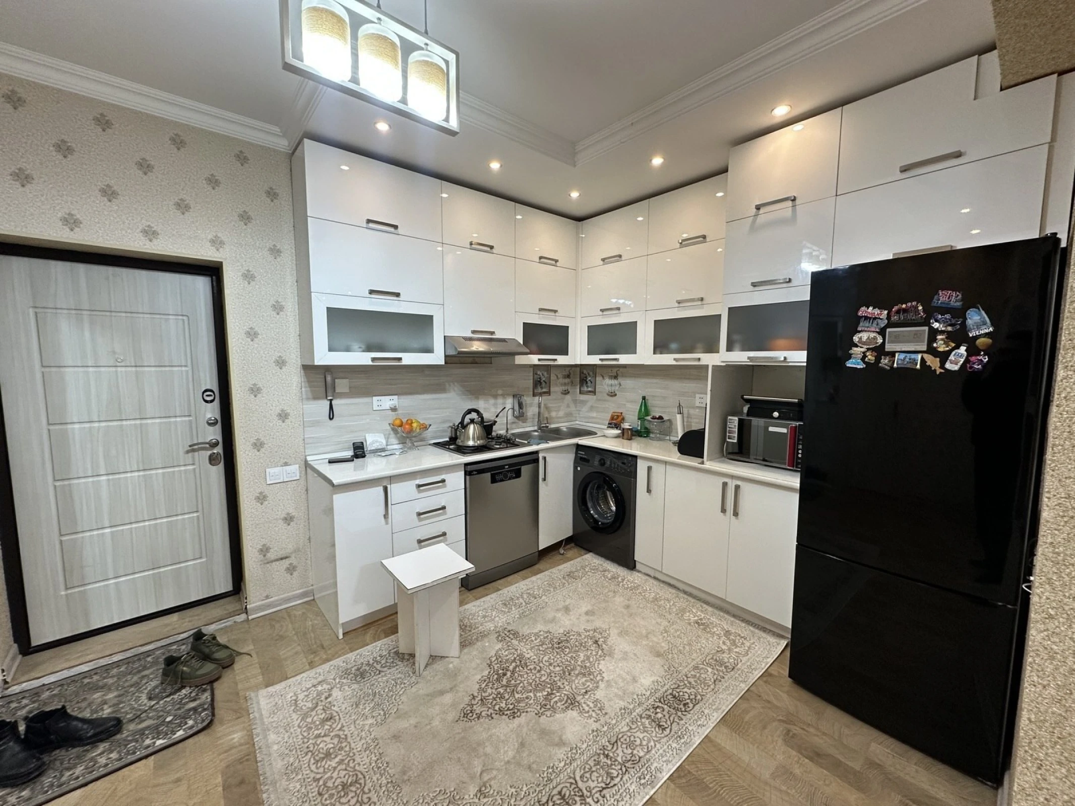Satılır 2 otaqlı mənzil 63 m²