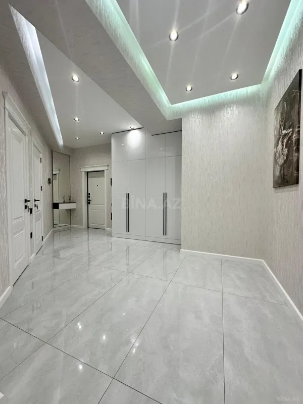 Satılır 3 otaqlı mənzil 107 m²