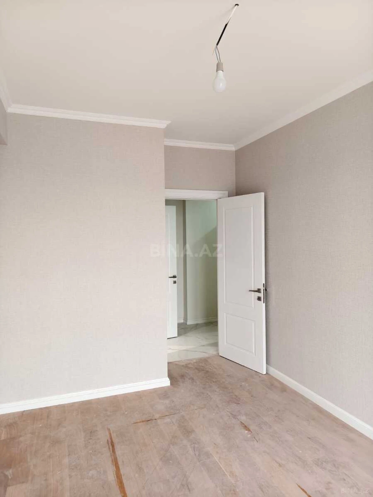 Satılır 2 otaqlı mənzil 73 m²
