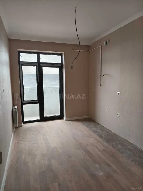 Satılır 2 otaqlı mənzil 73 m²