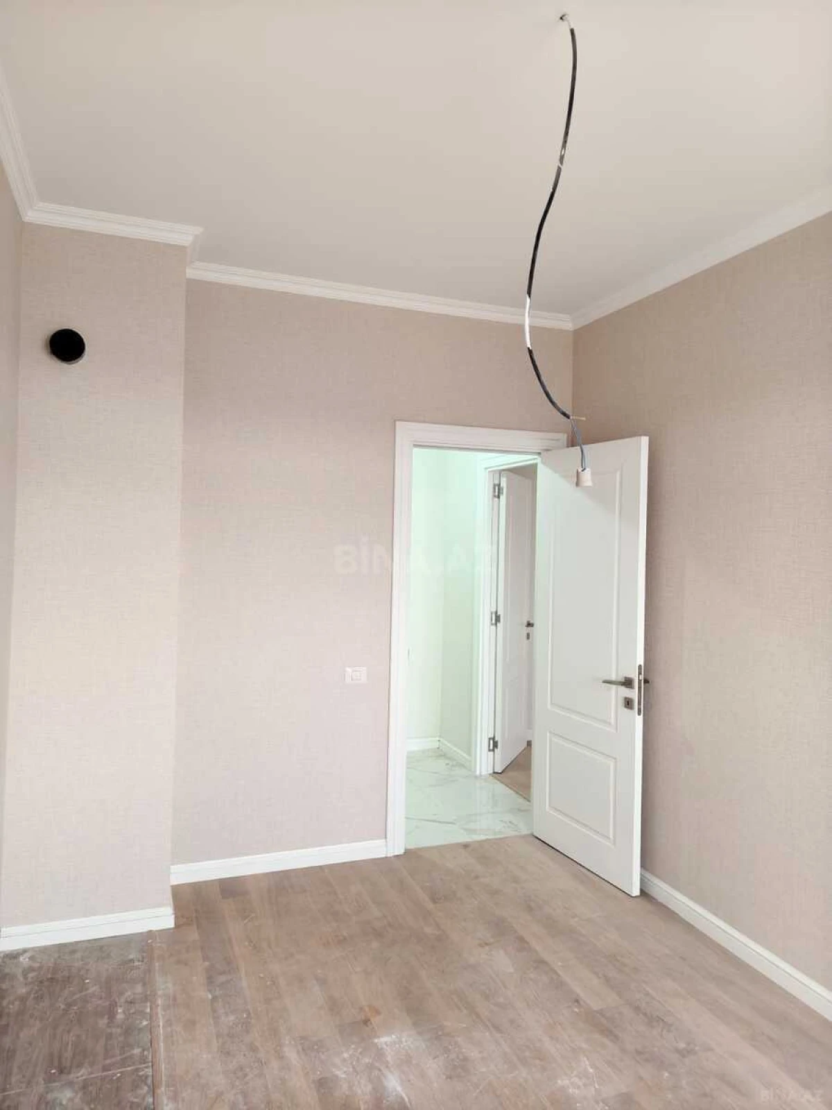 Satılır 2 otaqlı mənzil 73 m²