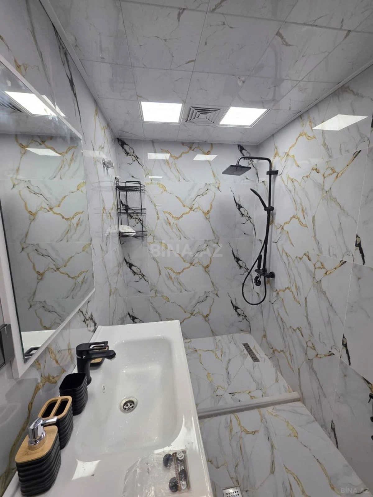 Satılır 2 otaqlı mənzil 65 m²