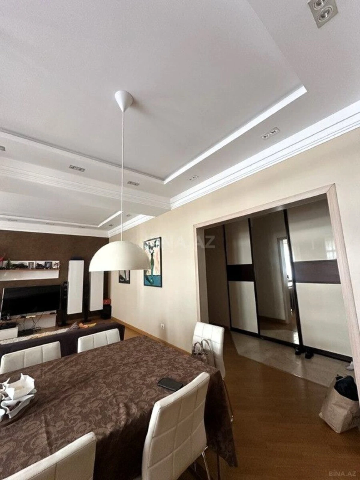 Satılır 4 otaqlı mənzil 170 m²