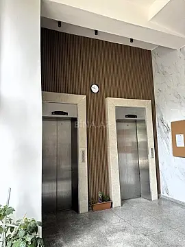 Satılır 4 otaqlı mənzil 170 m²