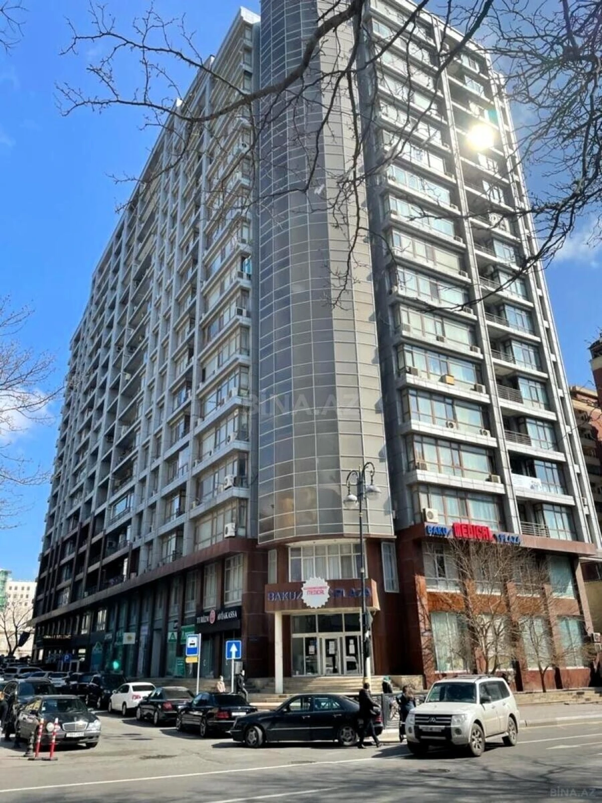 Satılır 4 otaqlı mənzil 170 m²