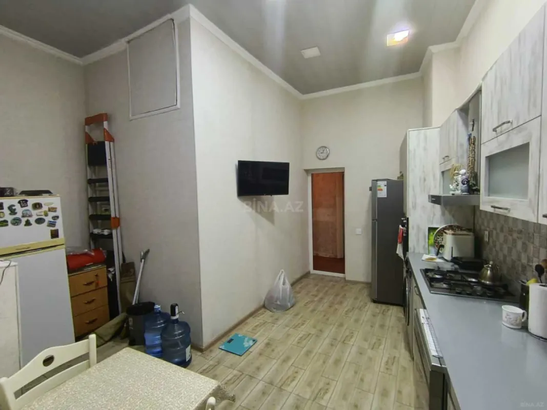 Satılır 4 otaqlı mənzil 140 m²