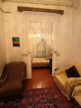 Satılır 4 otaqlı mənzil 140 m²