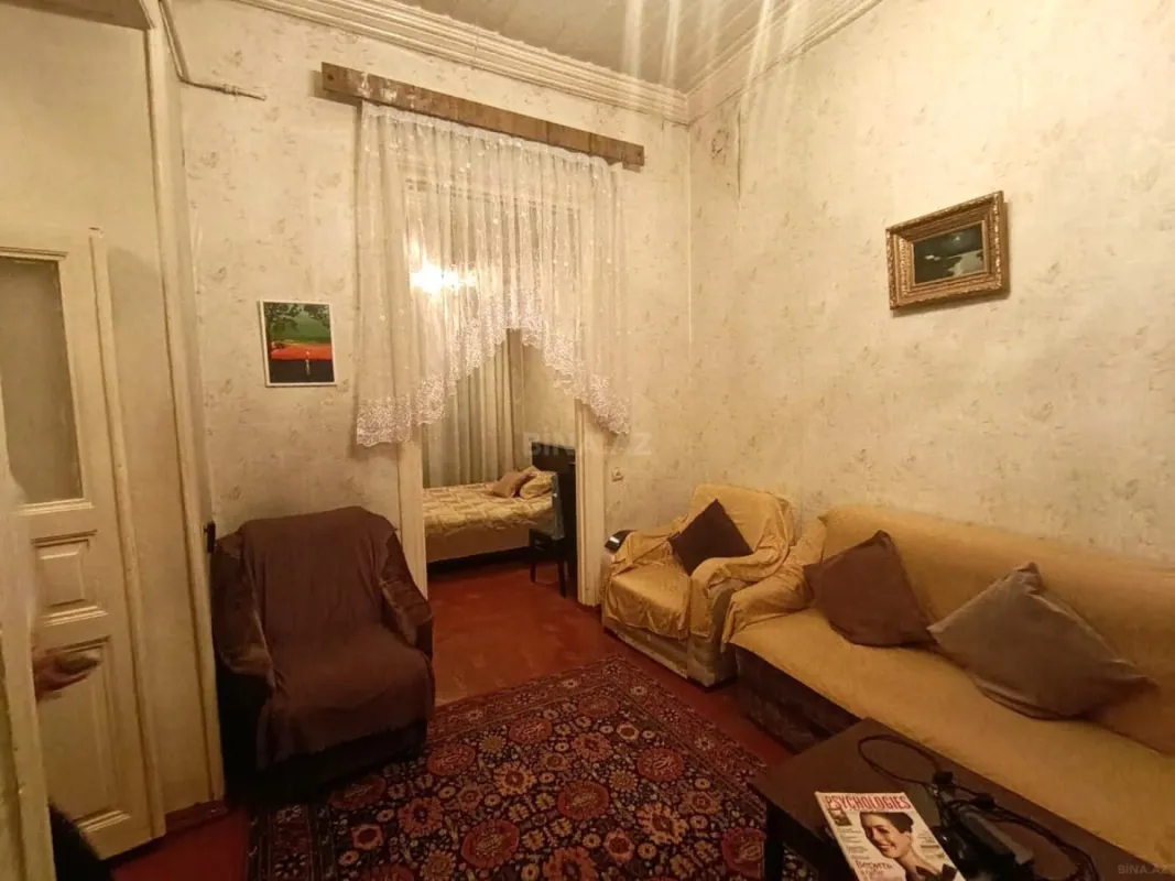 Satılır 4 otaqlı mənzil 140 m²