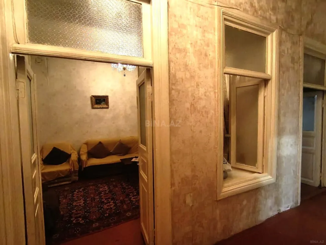 Satılır 4 otaqlı mənzil 140 m²