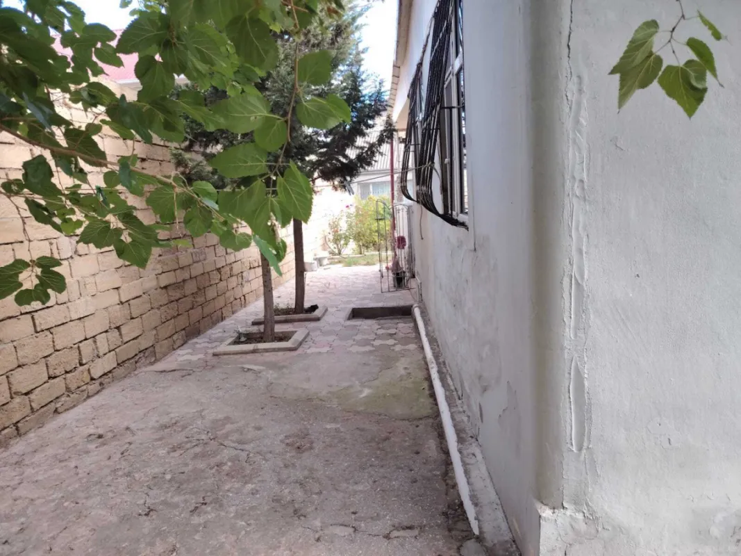 Satılır 4 otaqlı həyət evi 130 m²