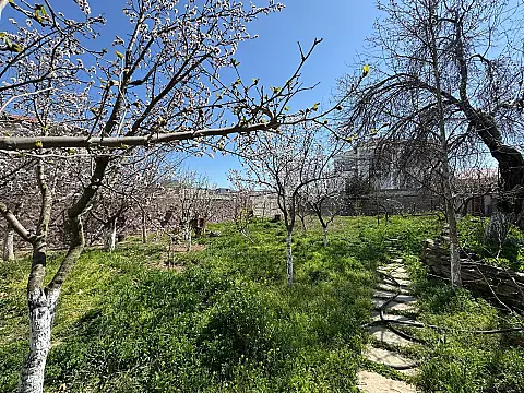 Satılır 7 otaqlı həyət evi 600 m²