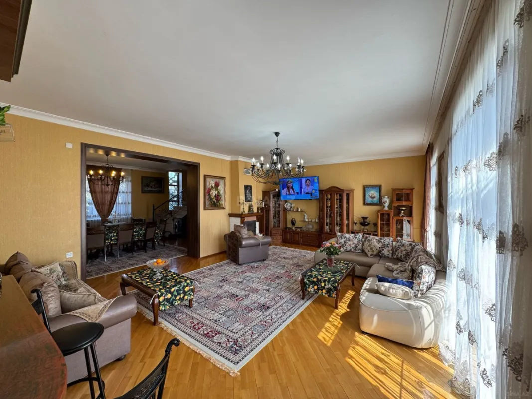 Satılır 7 otaqlı həyət evi 600 m²