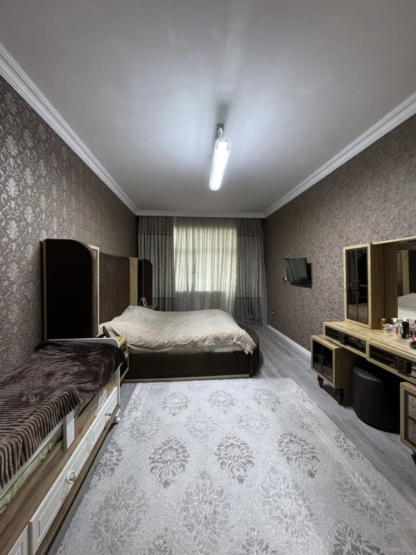 Satılır 2 otaqlı mənzil 92 m²